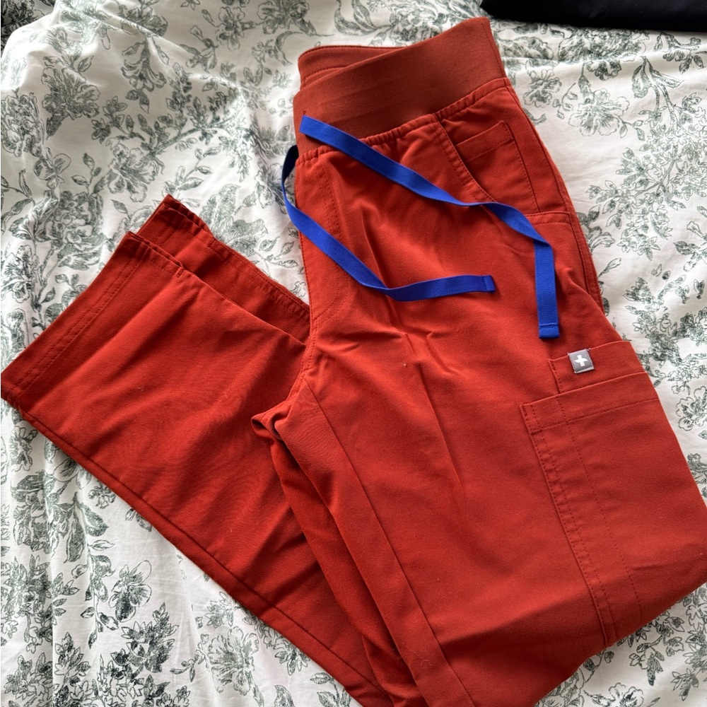 Auburn Figs Scrub Pants with Blue Drawstring